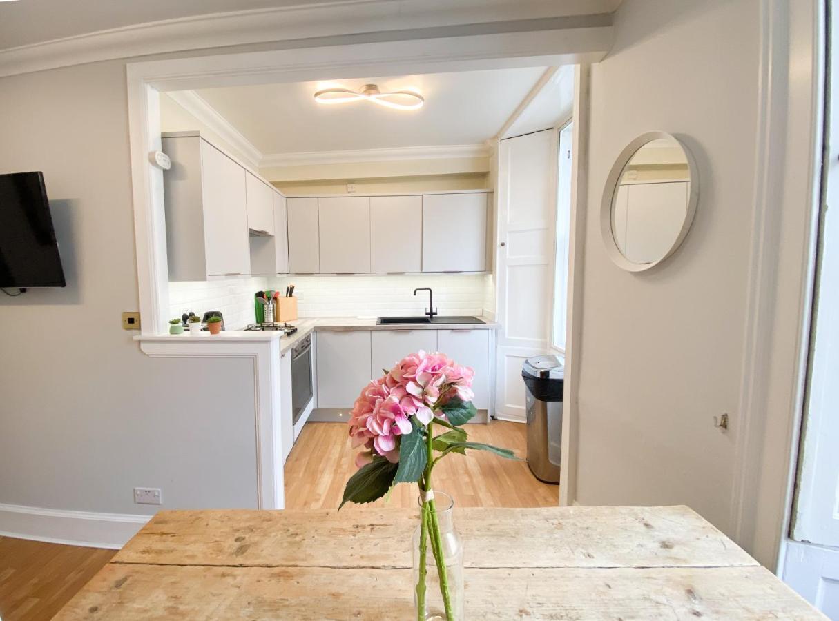 Rose Street'S Hidden Treasure- 2Bed Newly Refurbished Apt Edinburgh Exterior photo